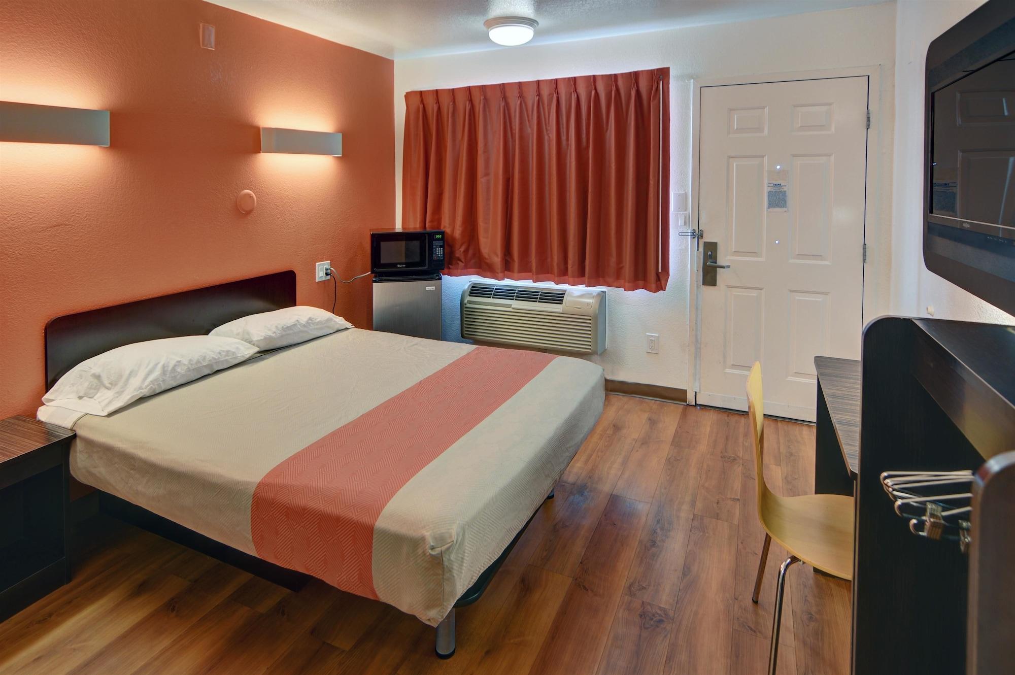 Motel 6 Denton, Tx - Unt Екстер'єр фото