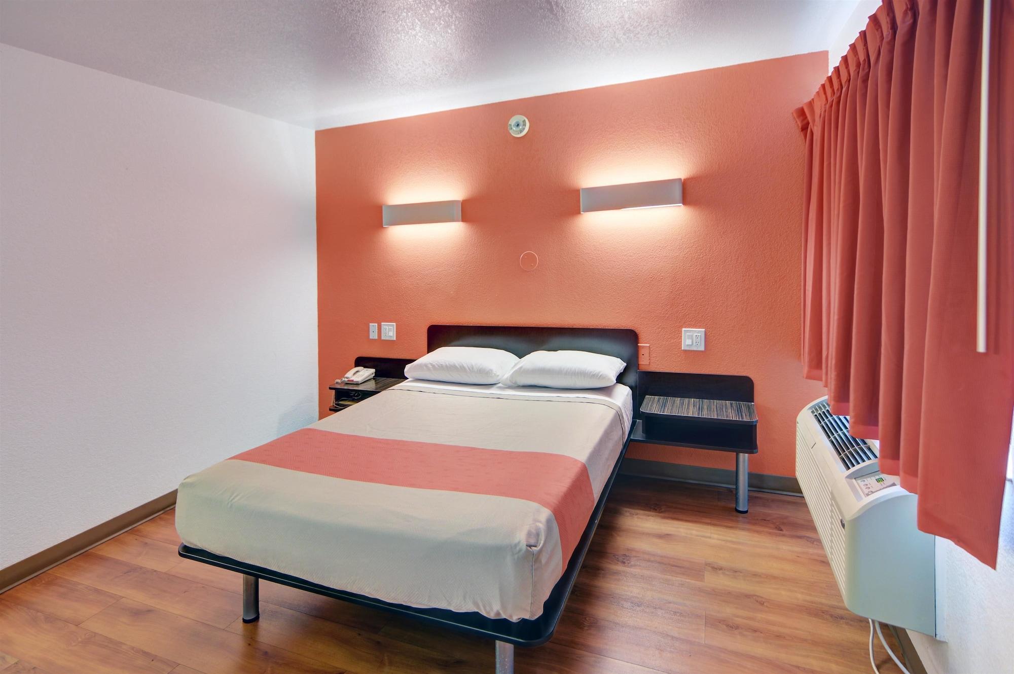 Motel 6 Denton, Tx - Unt Екстер'єр фото