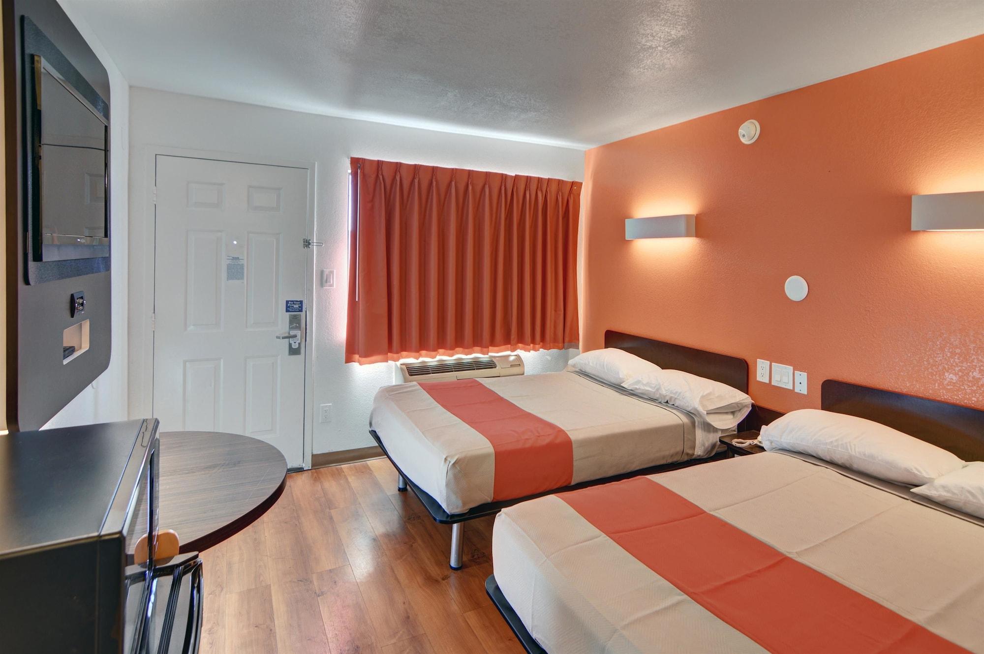 Motel 6 Denton, Tx - Unt Екстер'єр фото