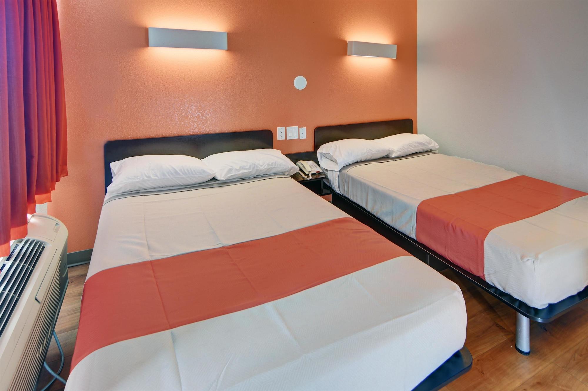 Motel 6 Denton, Tx - Unt Екстер'єр фото