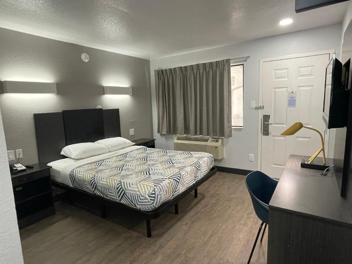 Motel 6 Denton, Tx - Unt Екстер'єр фото
