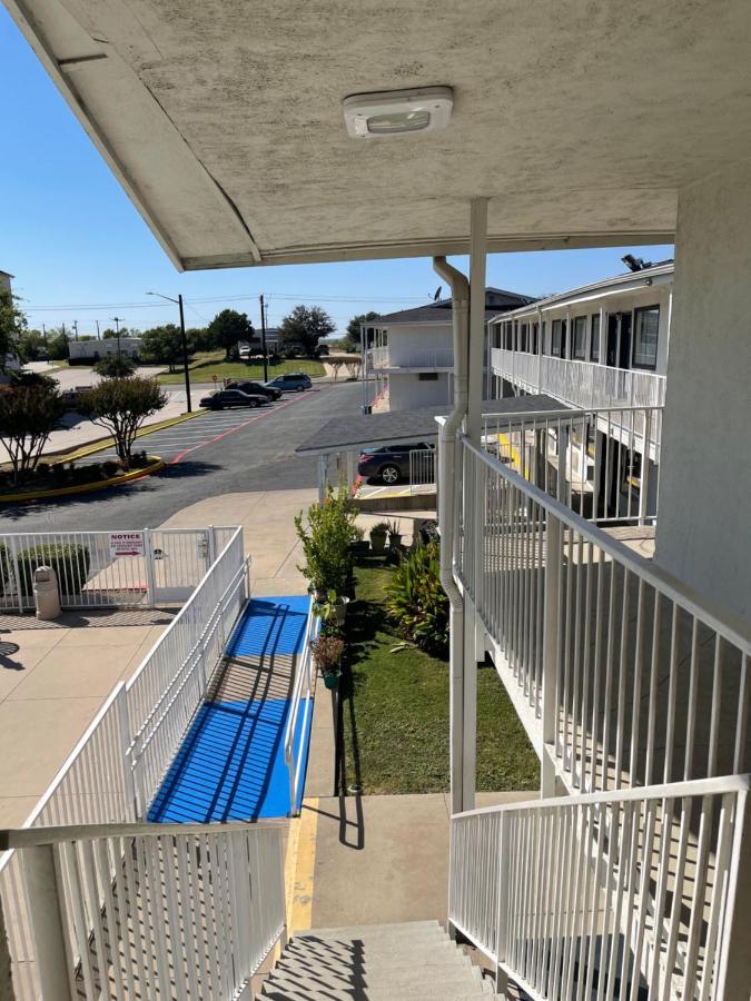 Motel 6 Denton, Tx - Unt Екстер'єр фото