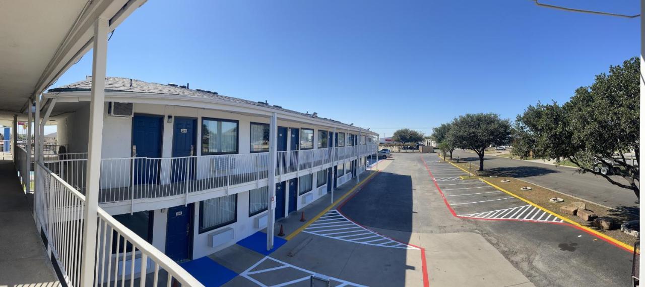 Motel 6 Denton, Tx - Unt Екстер'єр фото