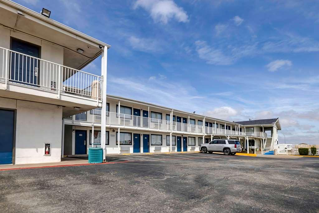 Motel 6 Denton, Tx - Unt Екстер'єр фото